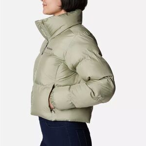 Columbia Women's Cropped Olive Puffer Jacket Size Medium